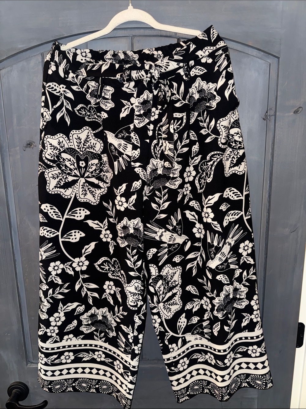 Eliane Rose Black & White Floral Wide Leg Pants - L